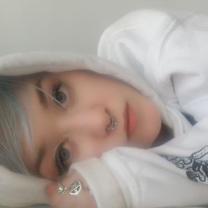 Meet your Posher, Ava